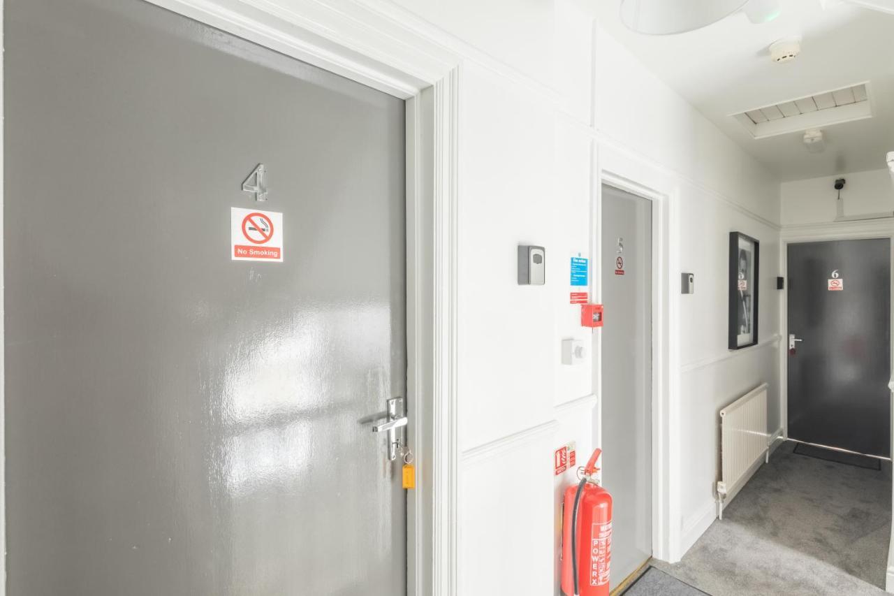 Private Room 4 With Kitchenette By Cb Stays No Minimum Stays CBG Εξωτερικό φωτογραφία